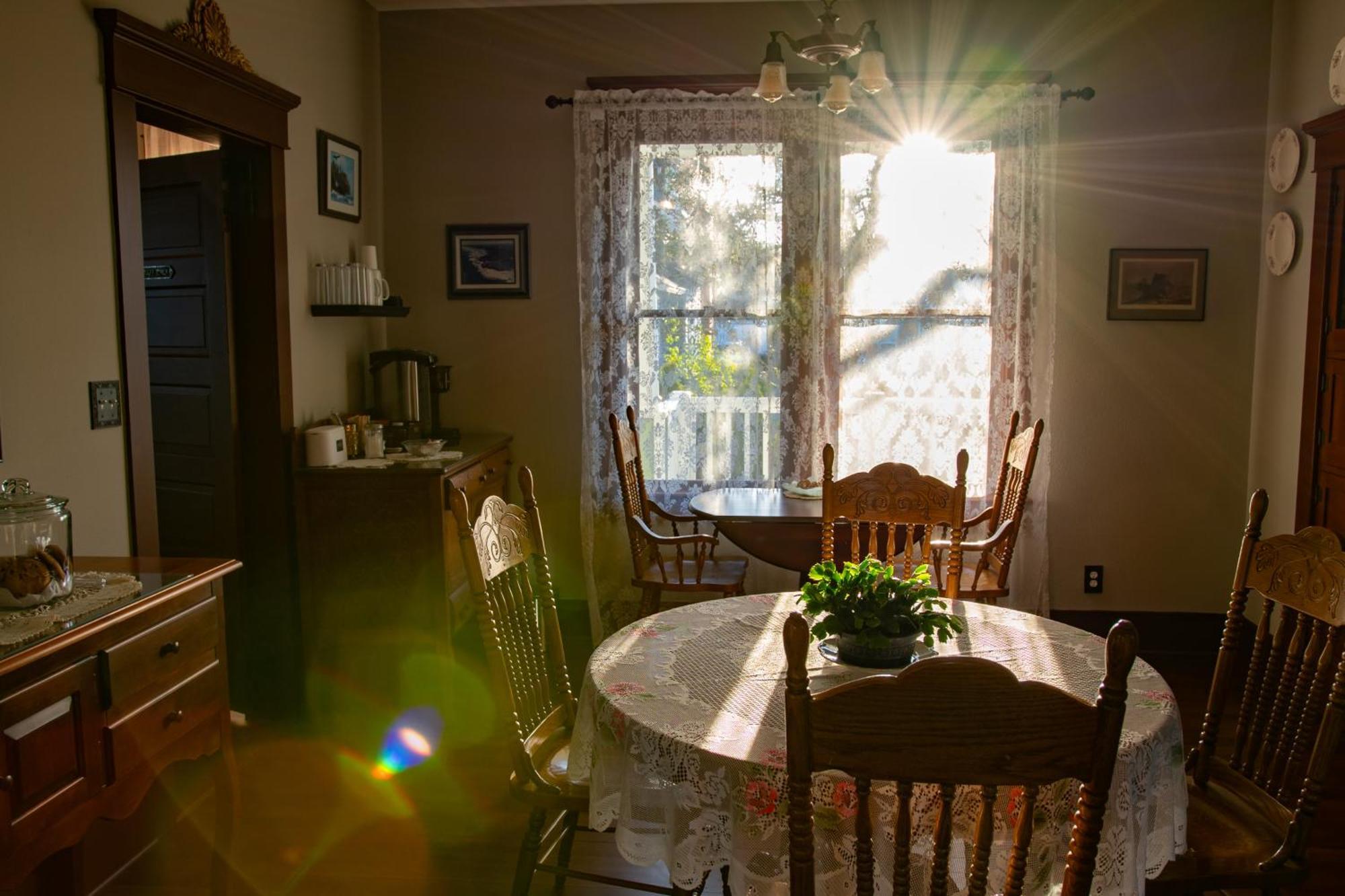 The Pearl Inn Bed And Breakfast Ilwaco Exterior foto